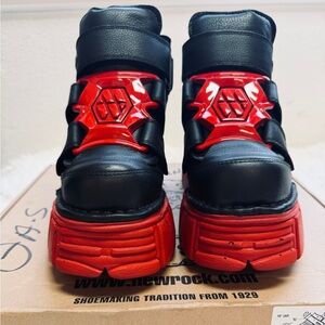 (NEW IN BOX) New Rock Ankle Boot